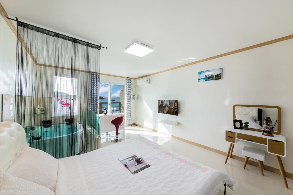 Dolsanmaru Pension Yeosu Ngoại thất bức ảnh