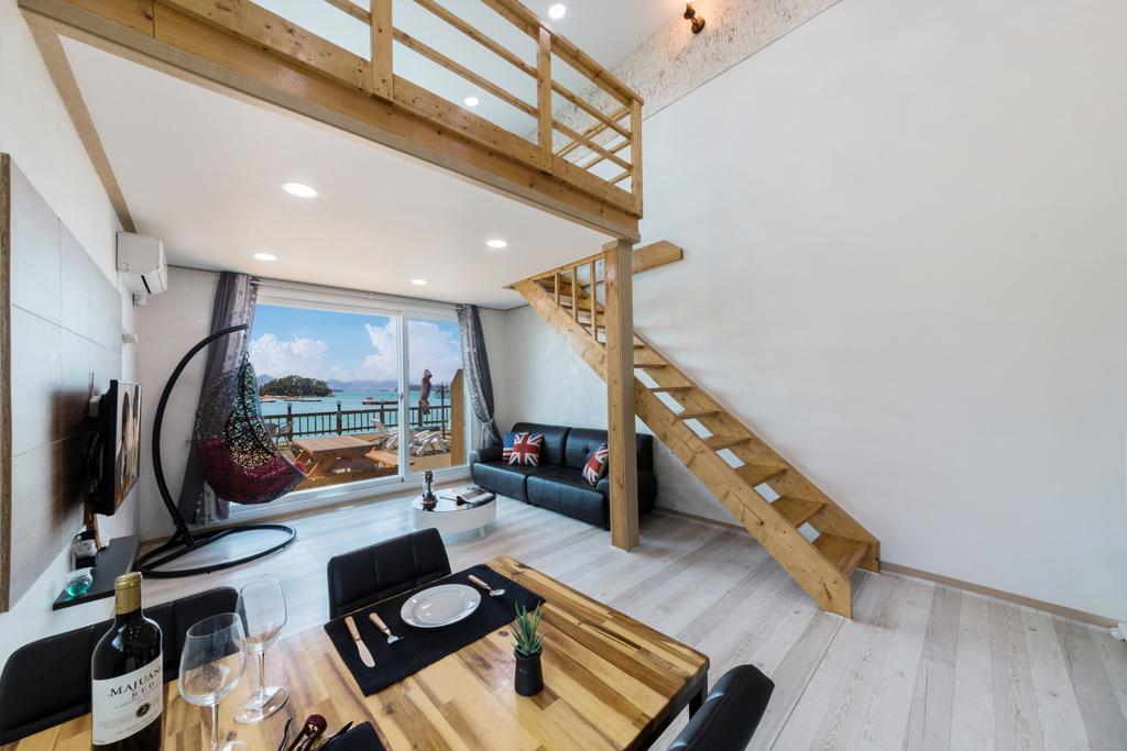 Dolsanmaru Pension Yeosu Ngoại thất bức ảnh