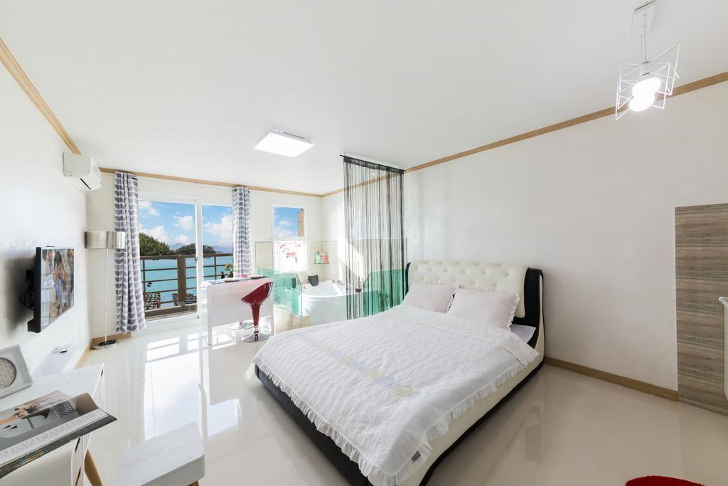 Dolsanmaru Pension Yeosu Ngoại thất bức ảnh